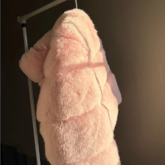 SOLD Women's Pink Faux Fur Ski Jacket - Picture 3 of 5